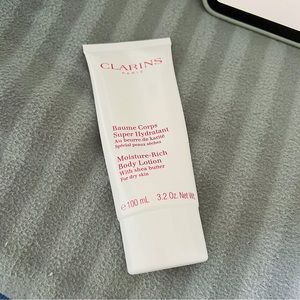 Clarins moisture rich body lotion